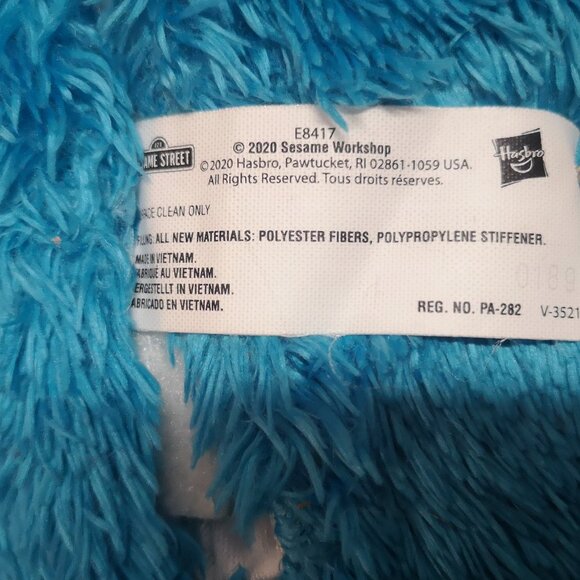 Hasbro Sesame Street Peekaboo Blue Cookie Monster Talking Plush Toy 13" - Picture 5 of 6